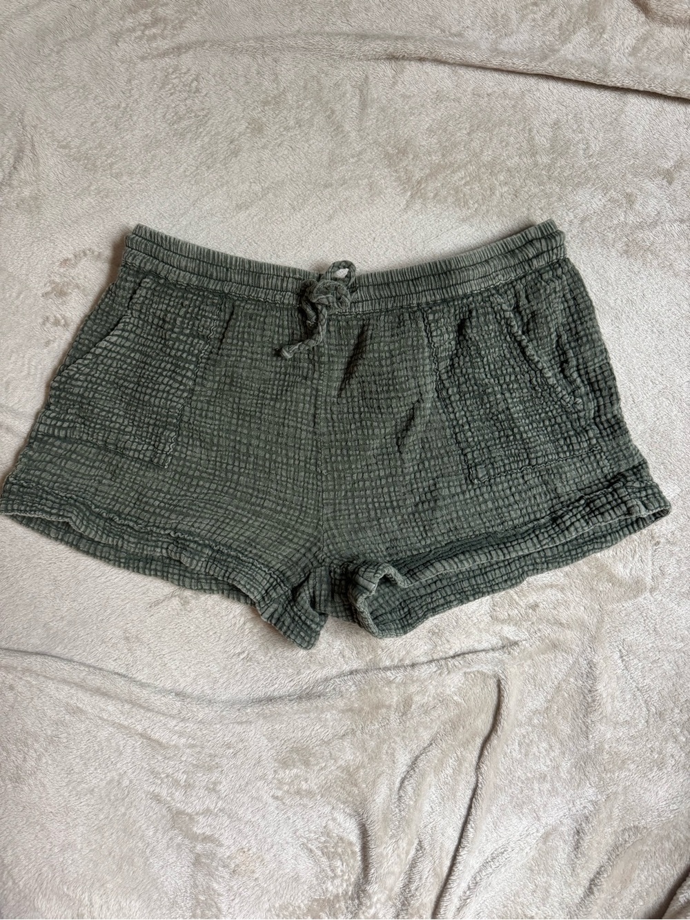 Casual Olive Green Waffle Knit Athletic Shorts with Drawstring